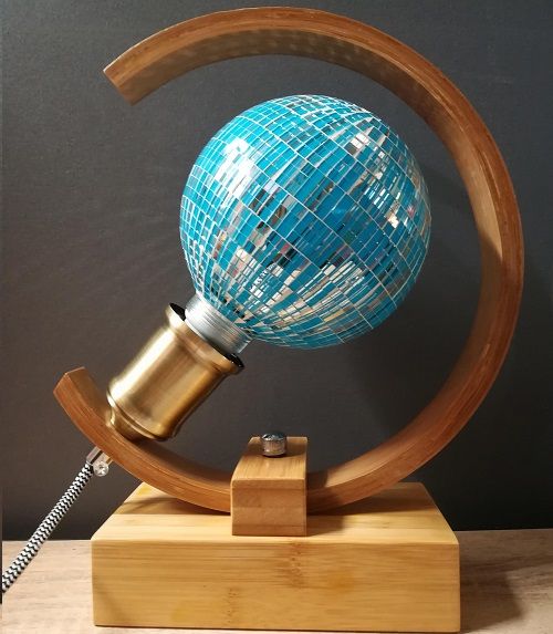 Ampoule MOZAIC Bleue Globe LED boule a facette